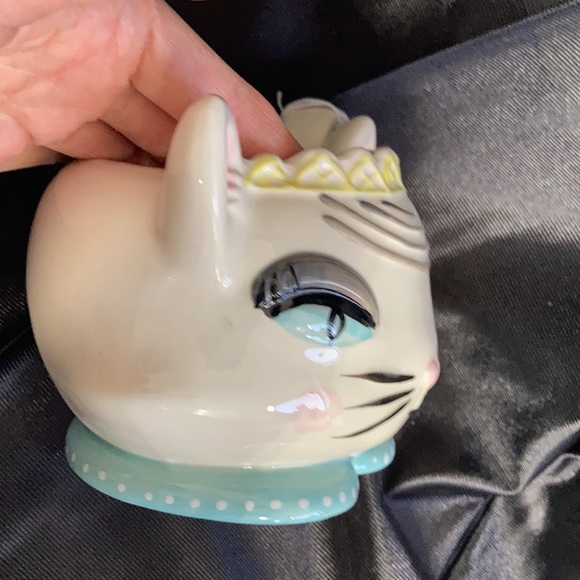 Off white cat face with light yellow crown pet lover mug  16 oz - Picture 7 of 11